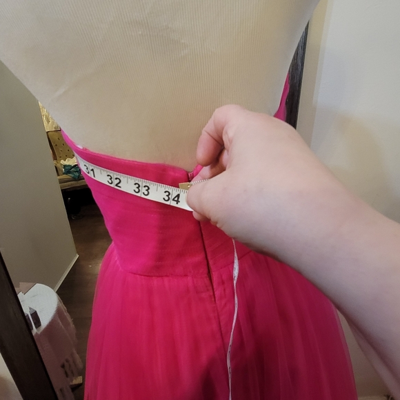 Prom special occasion gown - Picture 6 of 9